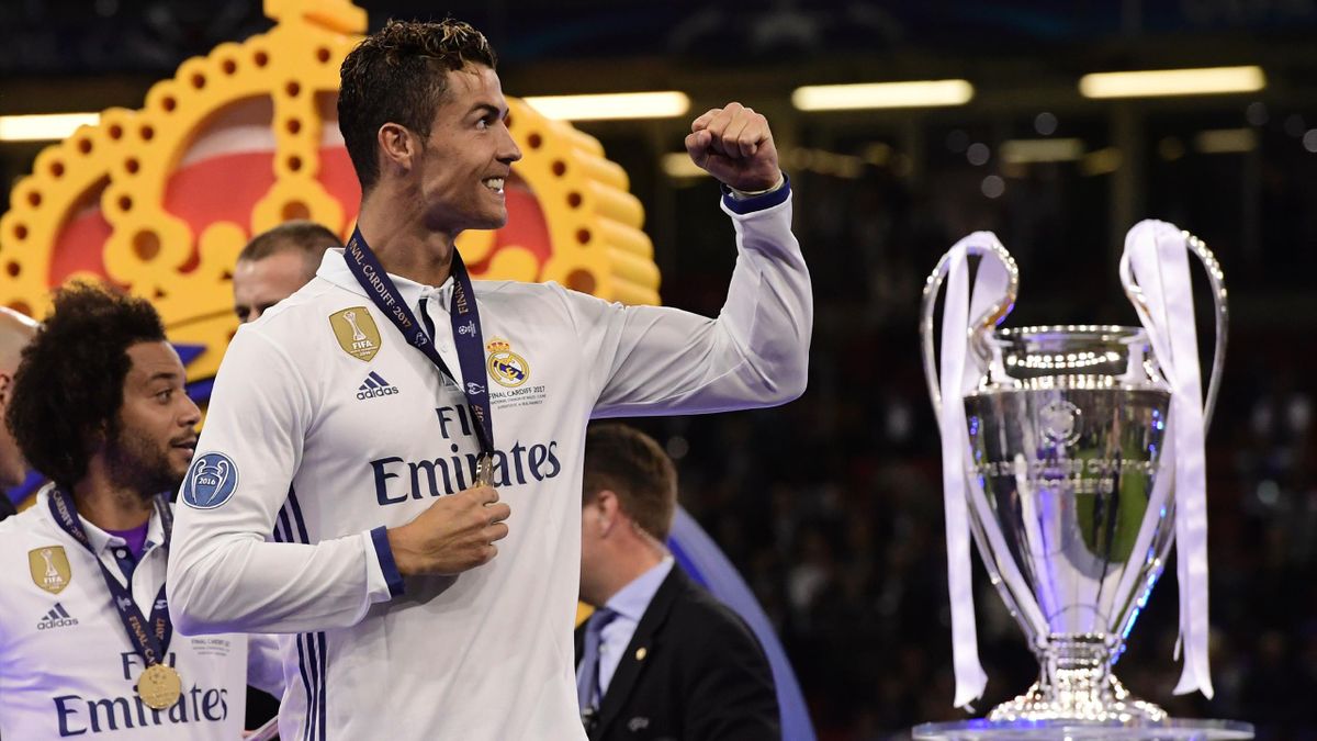 ronaldo juventus trophy 0038