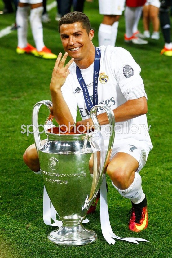 ronaldo lifting world cup 0011