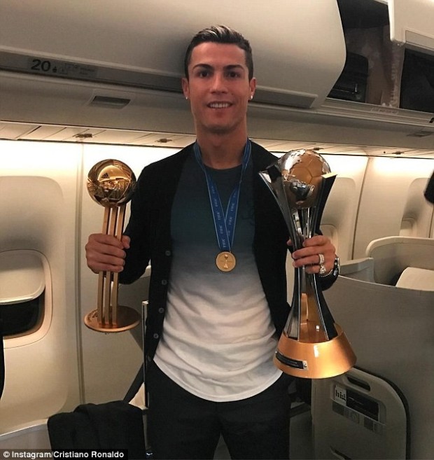 ronaldo lifting world cup 0016