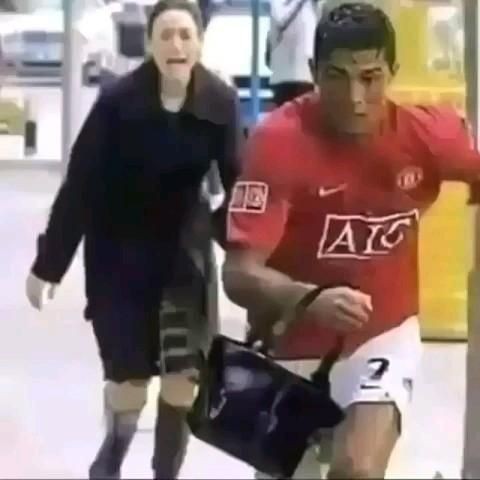 a picture of cristiano ronaldo 0071
