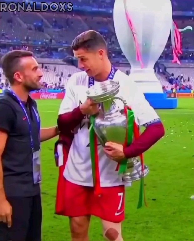 a picture of cristiano ronaldo 0053