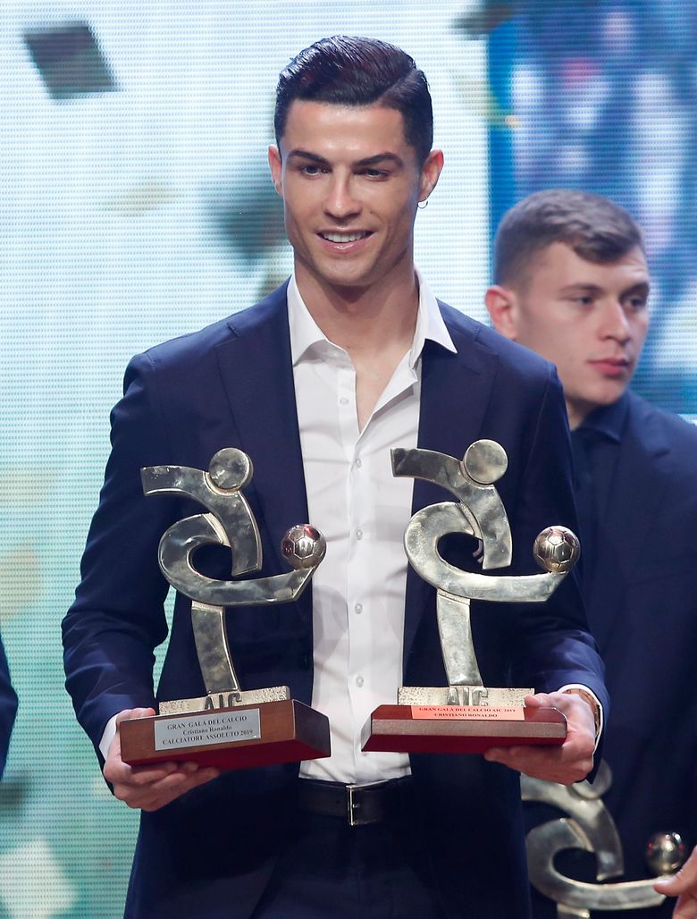 ronaldo serie a trophy 0011