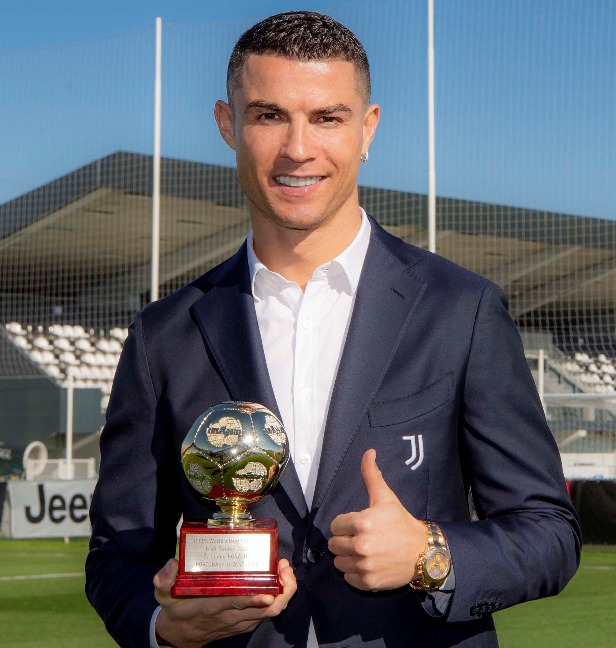 ronaldo serie a trophy 0015