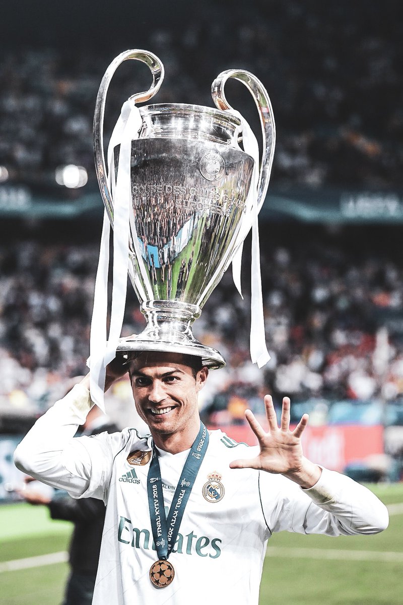 ronaldo with champions league trophy 0017