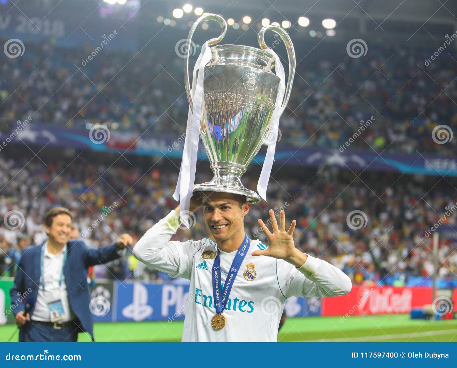 ronaldo with champions league trophy 0026