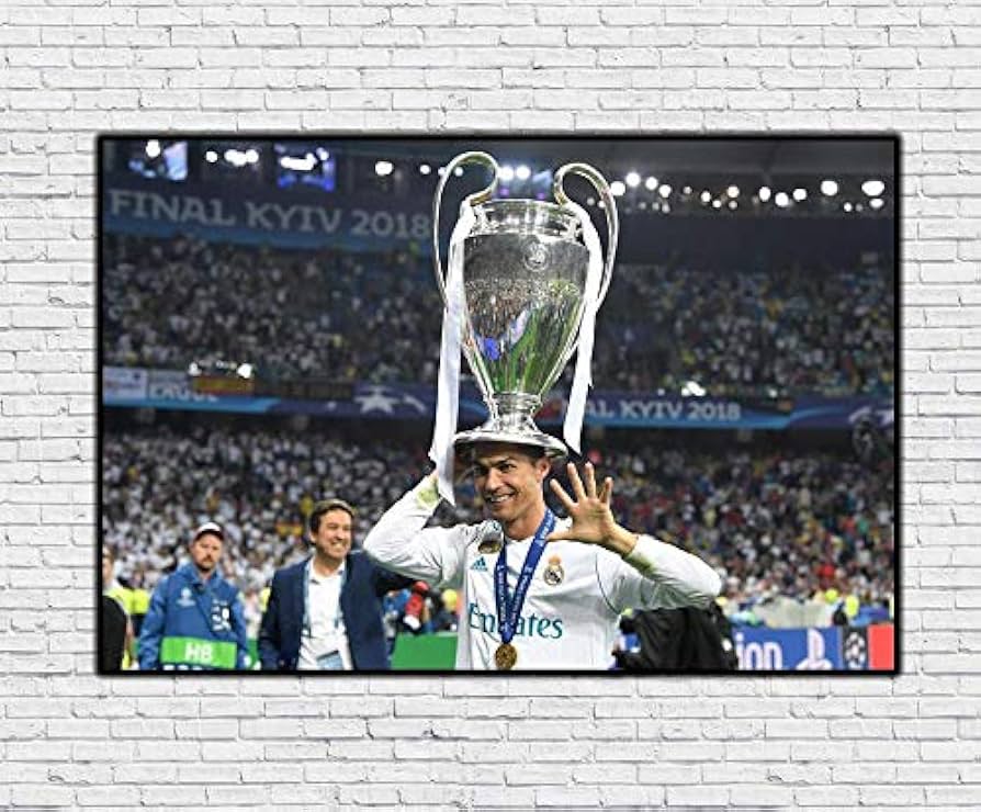 ronaldo with champions league trophy 0059