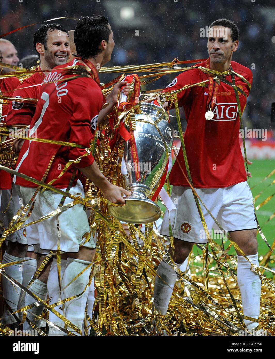 ronaldo with champions league trophy 0082