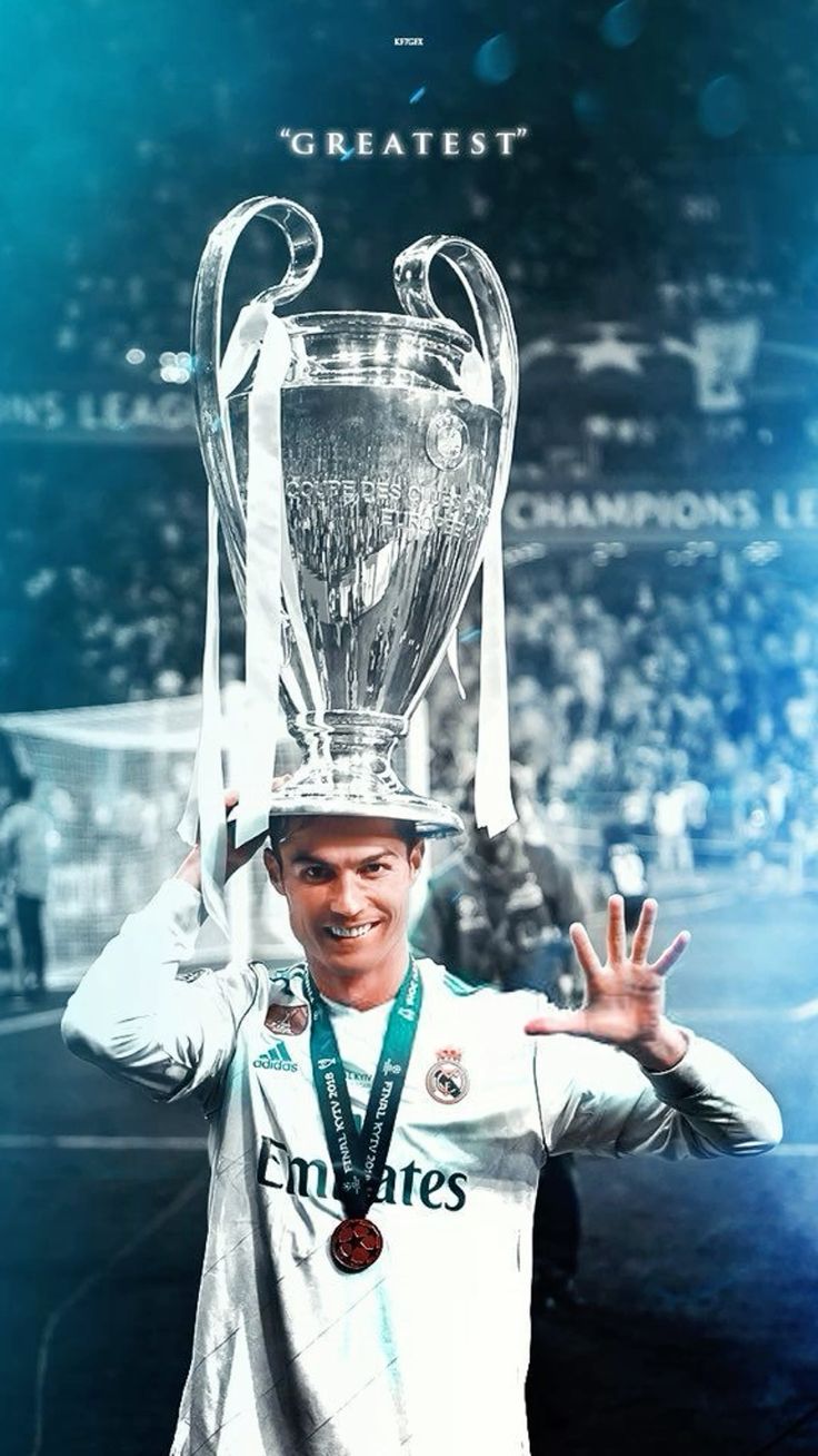 ronaldo with champions league trophy 0086