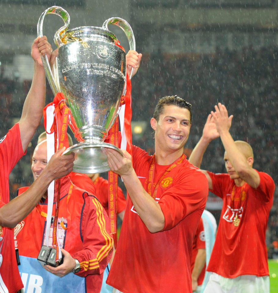 ronaldo with champions league trophy 0089