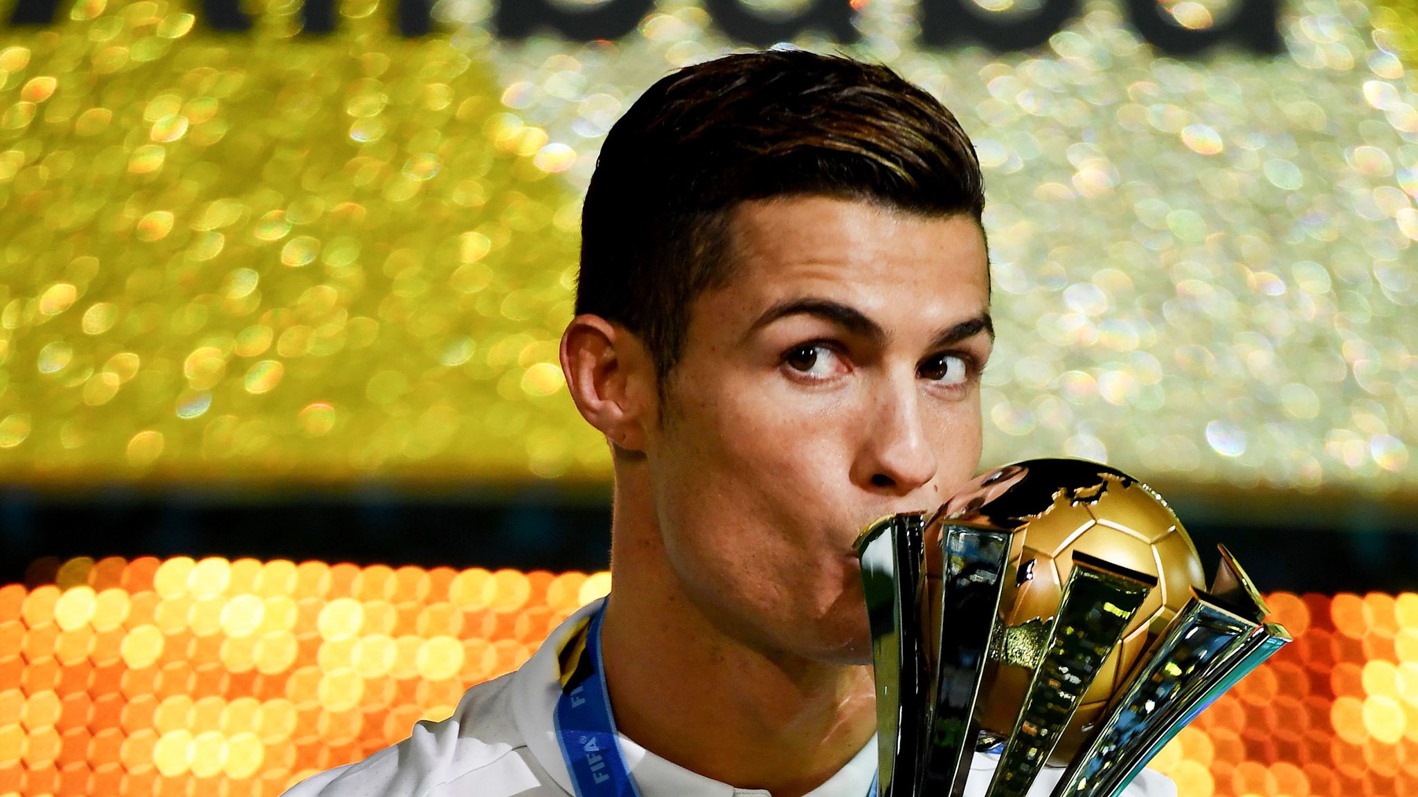 ronaldo world cup trophy 0019