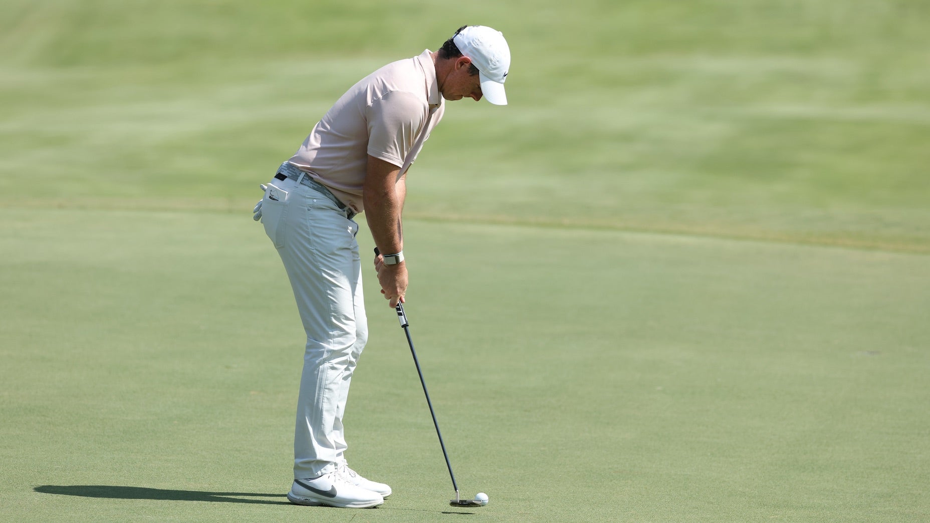Rory McIlroy putting grip 0014