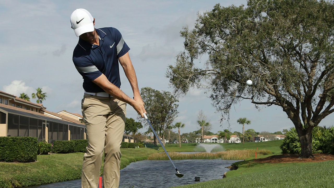 Rory McIlroy putting grip 0017