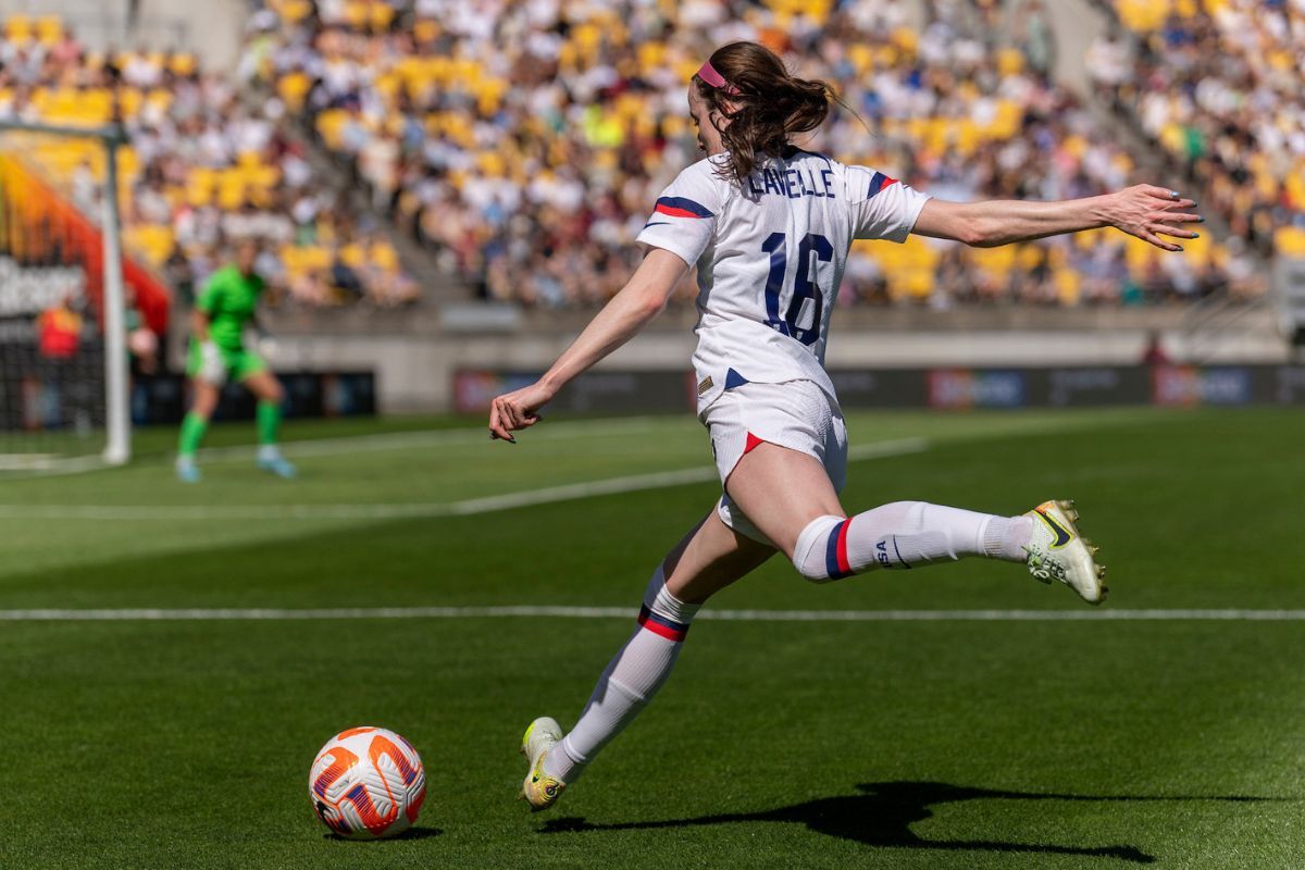 rose lavelle world cup goal 0019