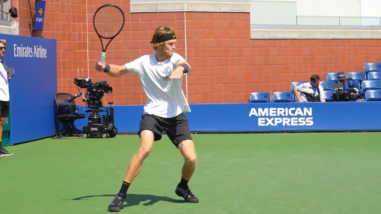 Rublev forehand technique