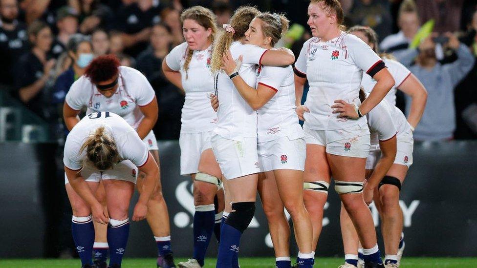 rugby huddle 0042
