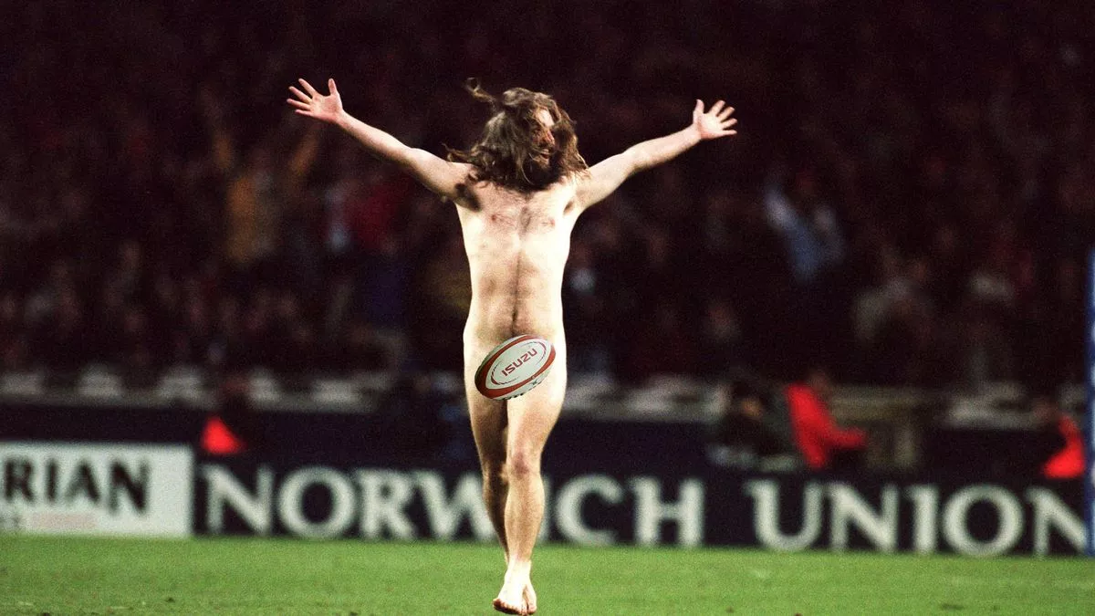 rugby streaker 0010