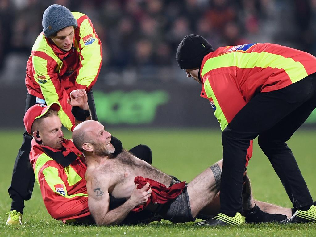 rugby streaker 0021