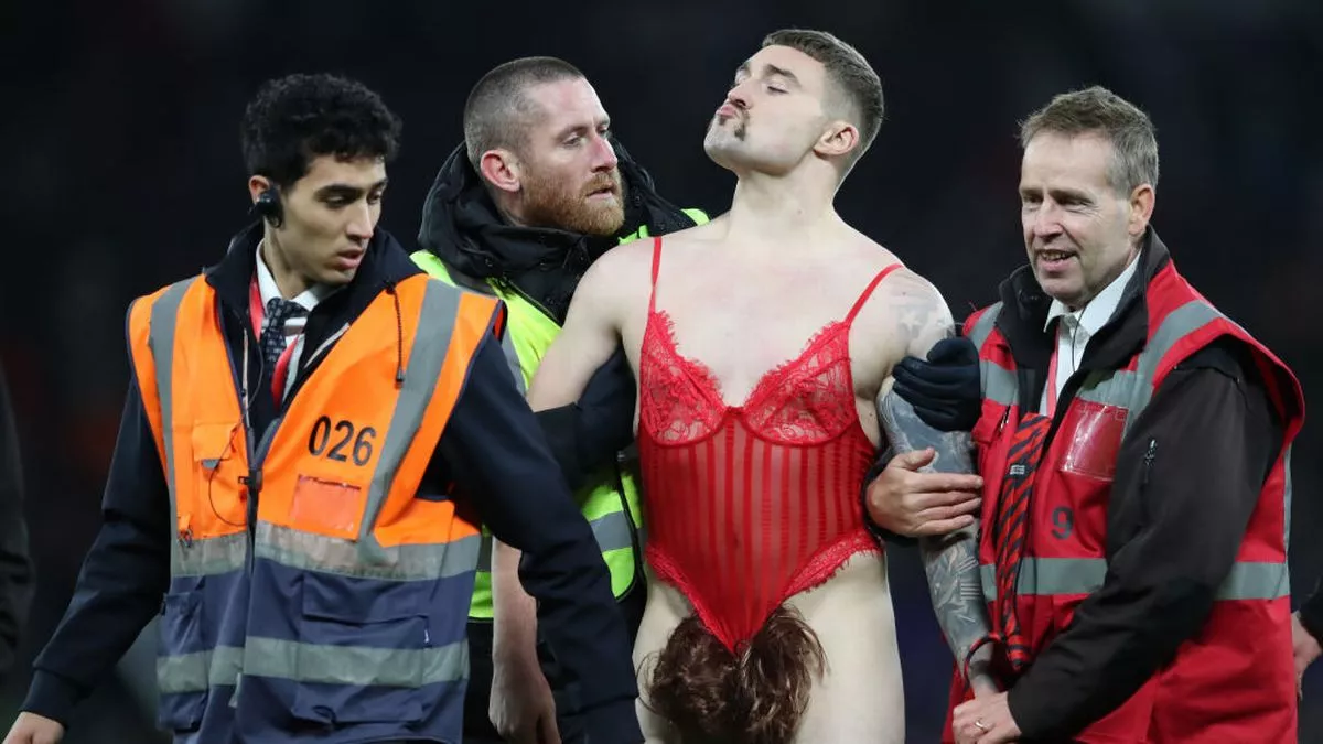 rugby streaker 0038