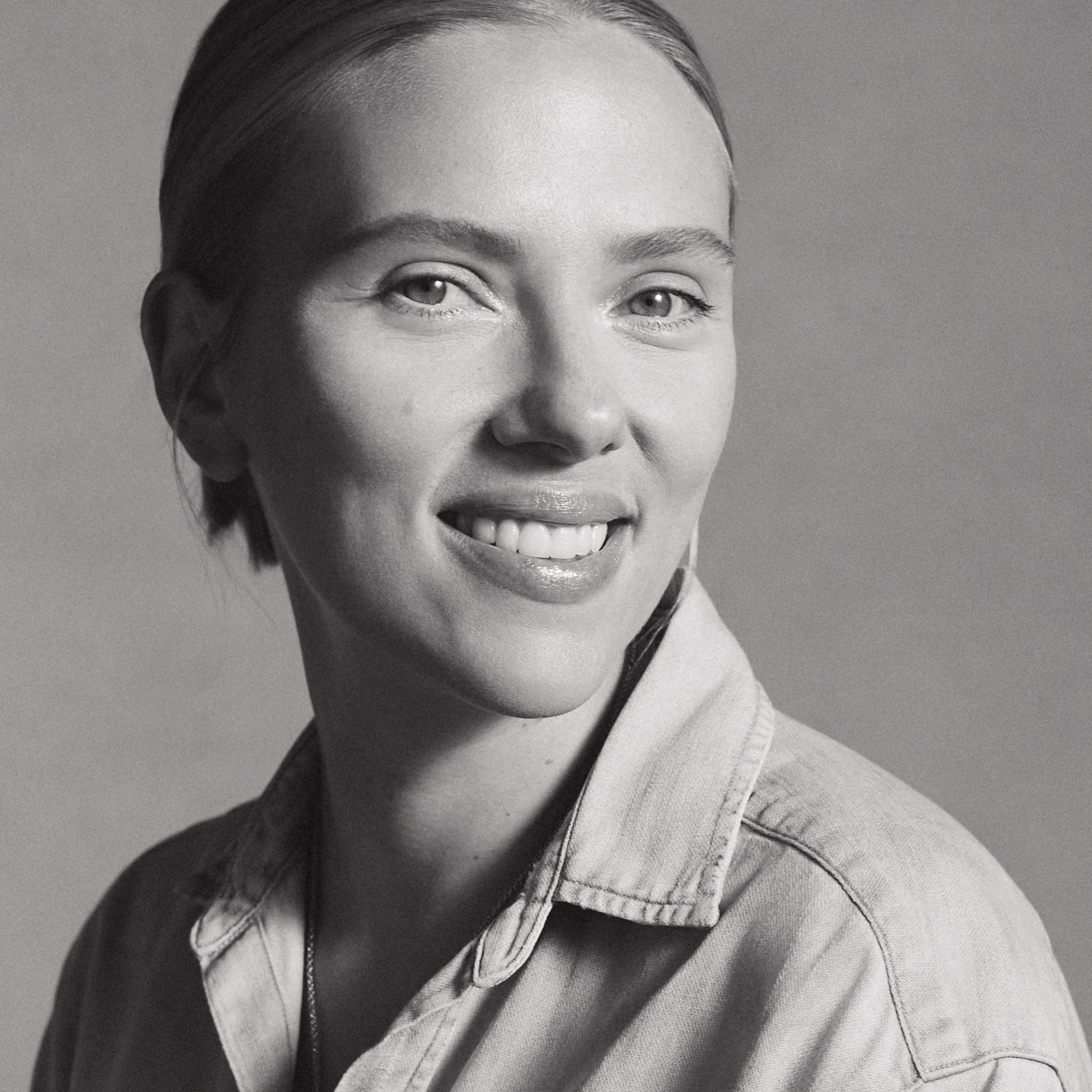 scarlett johansson black and white photo 0015
