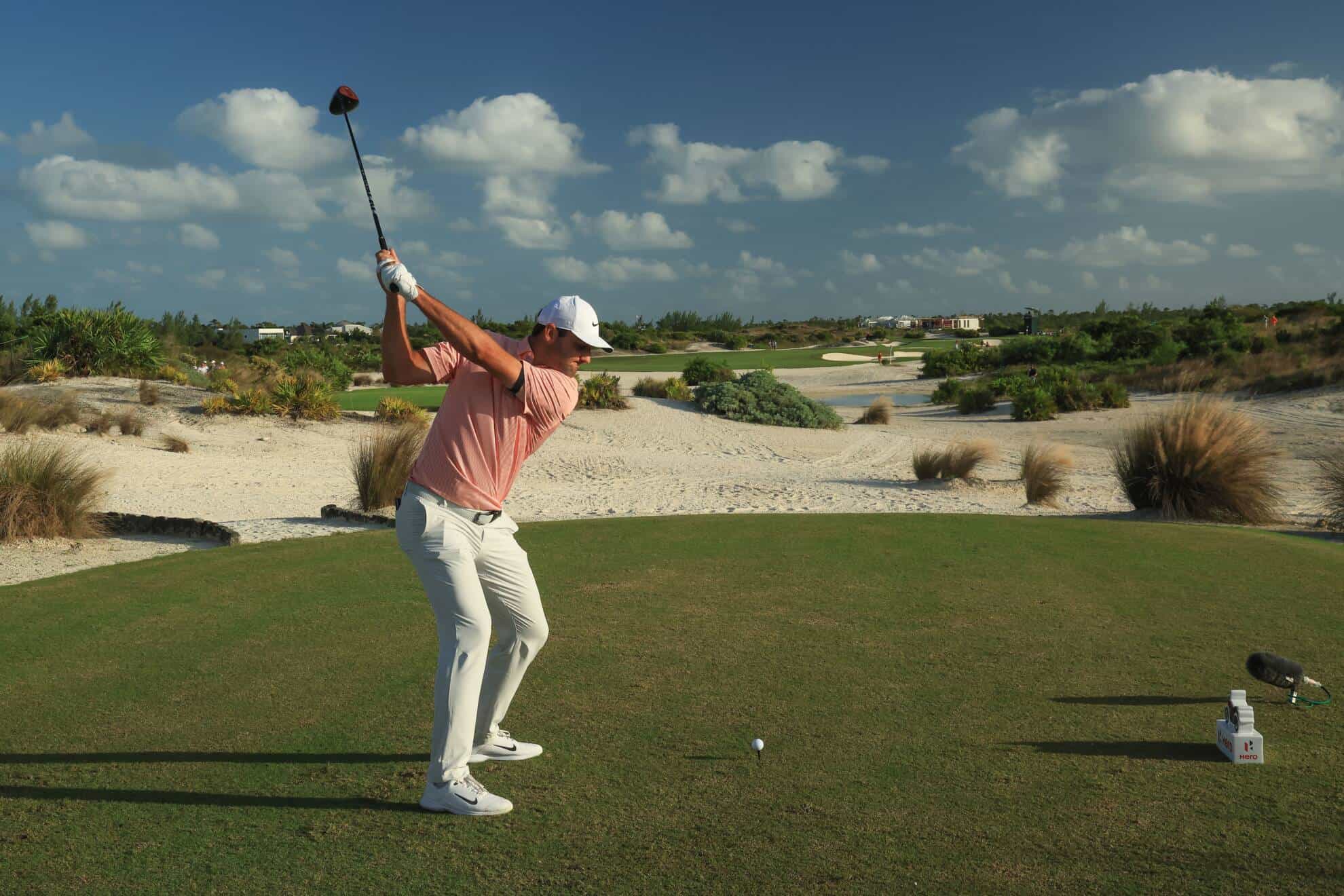 scottie scheffler driving range