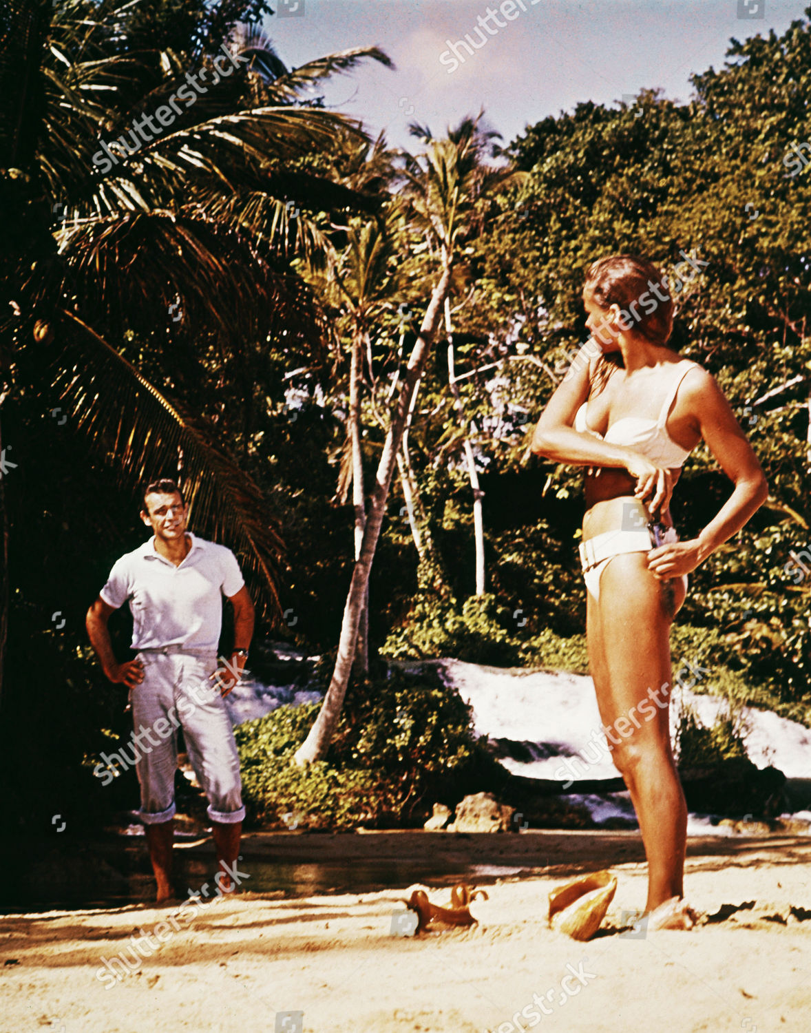 sean connery and ursula andress 0033