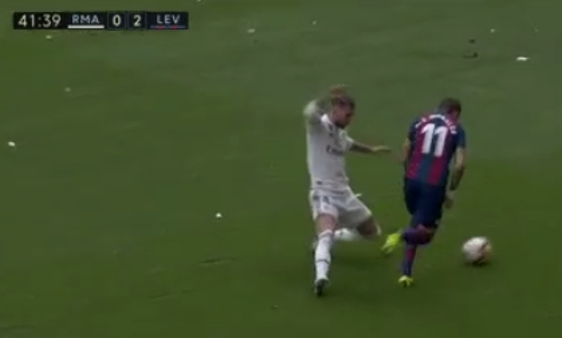 sergio ramos tackles 0042