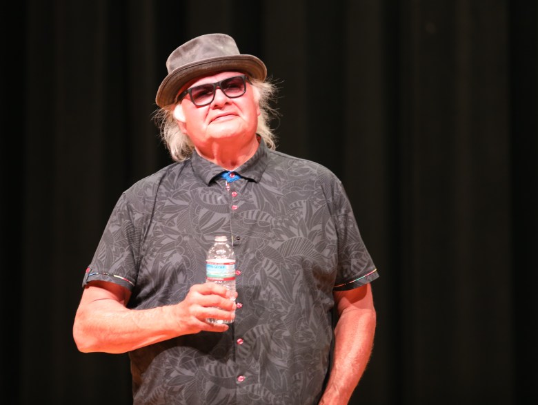 show me a picture of gary 0042