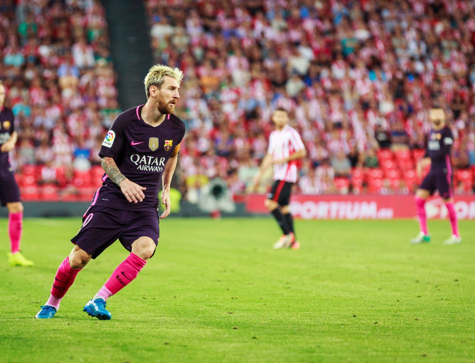 show me pictures of messi 0037
