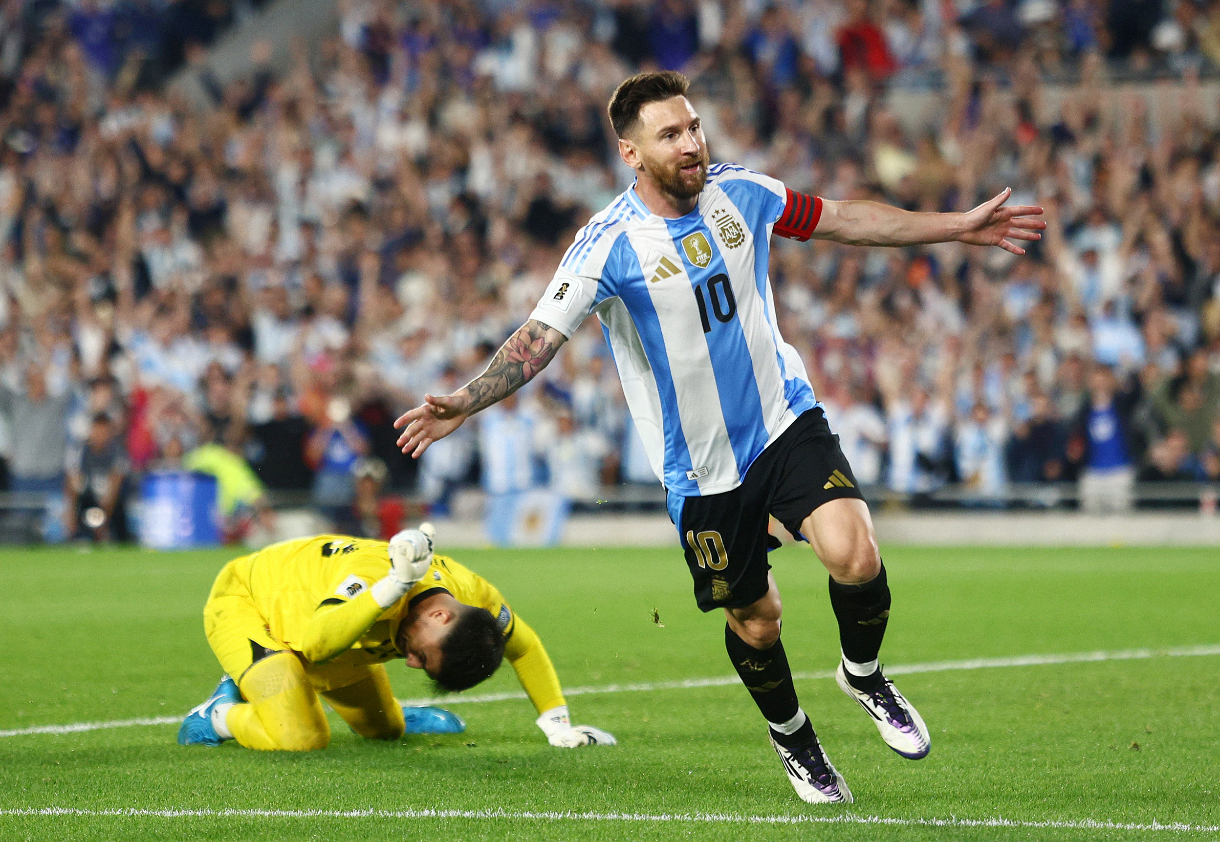show me pictures of messi 0041