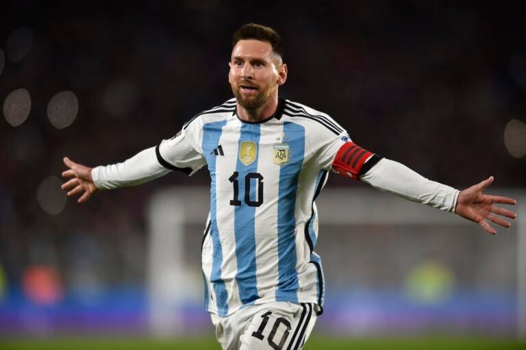 show me pictures of messi 0045