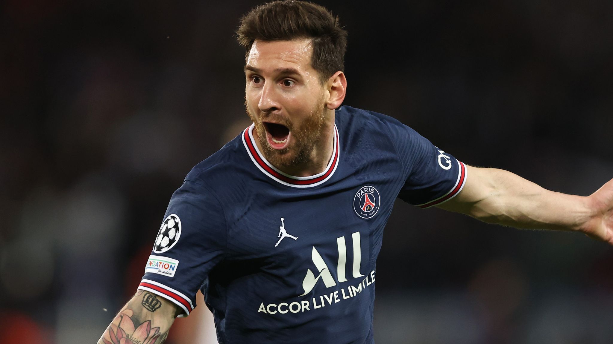 show me pictures of messi 0049