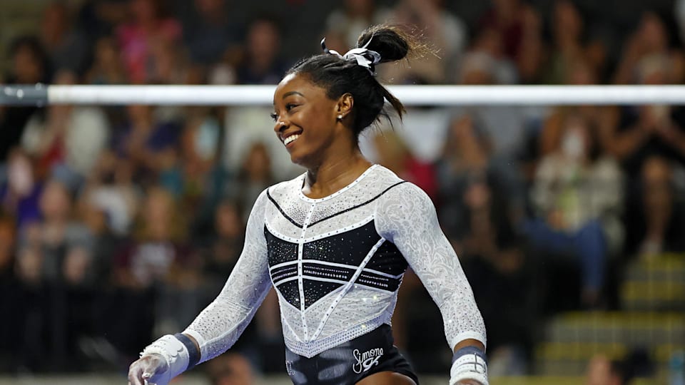 simone biles bar 0011