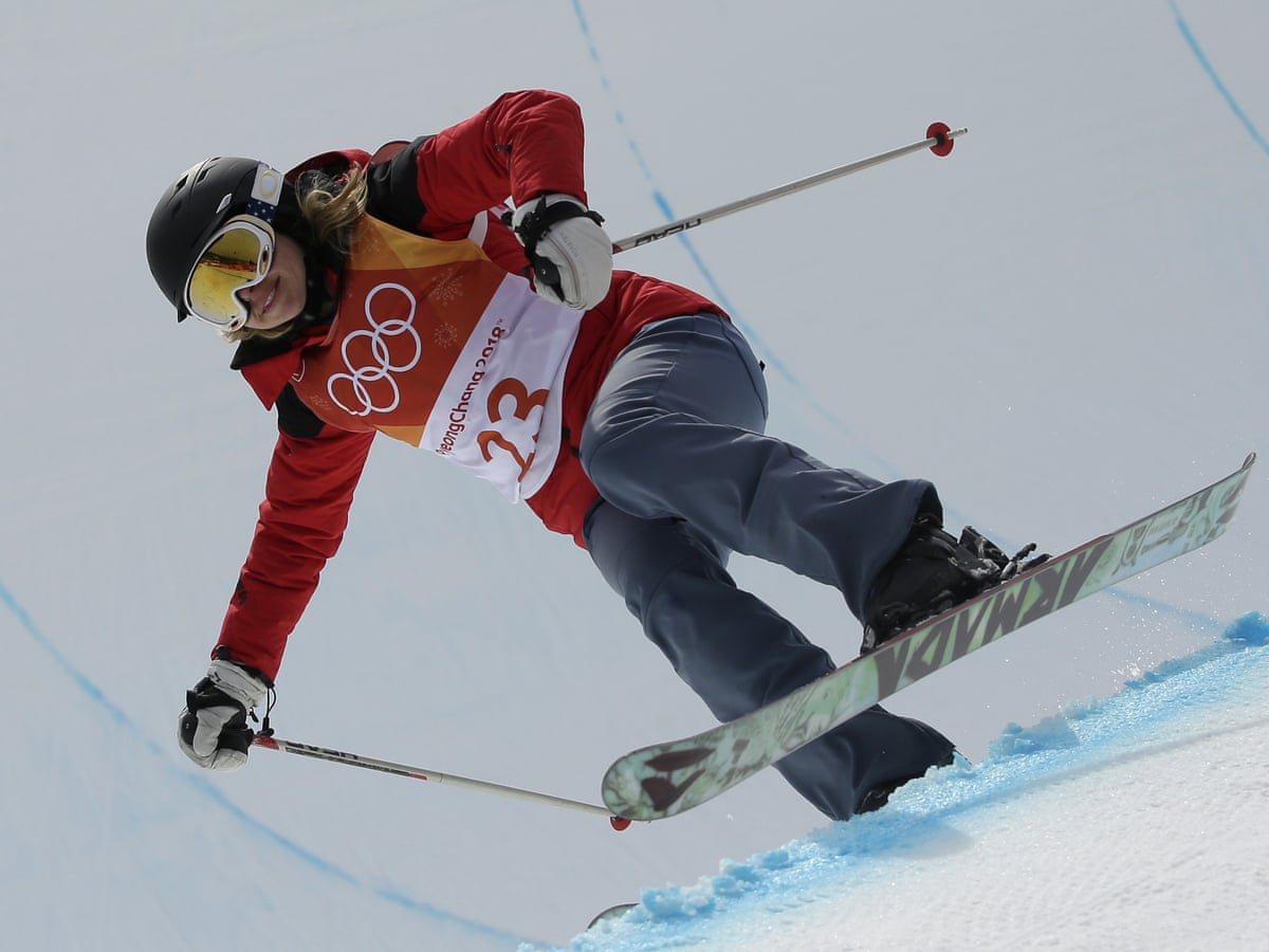 skiing half pipe 0011