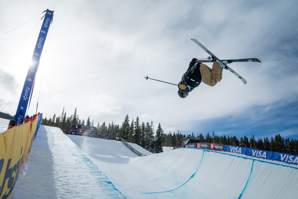 skiing half pipe 0017