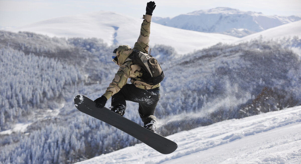 skiing half pipe 0018