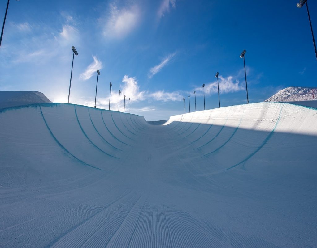 skiing half pipe 0023