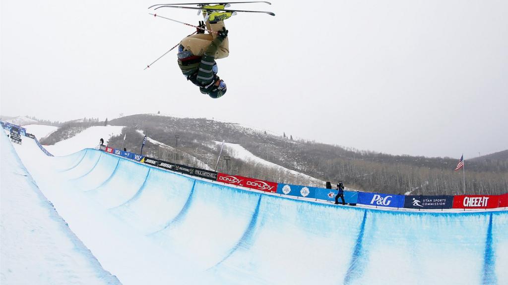 skiing half pipe 0024