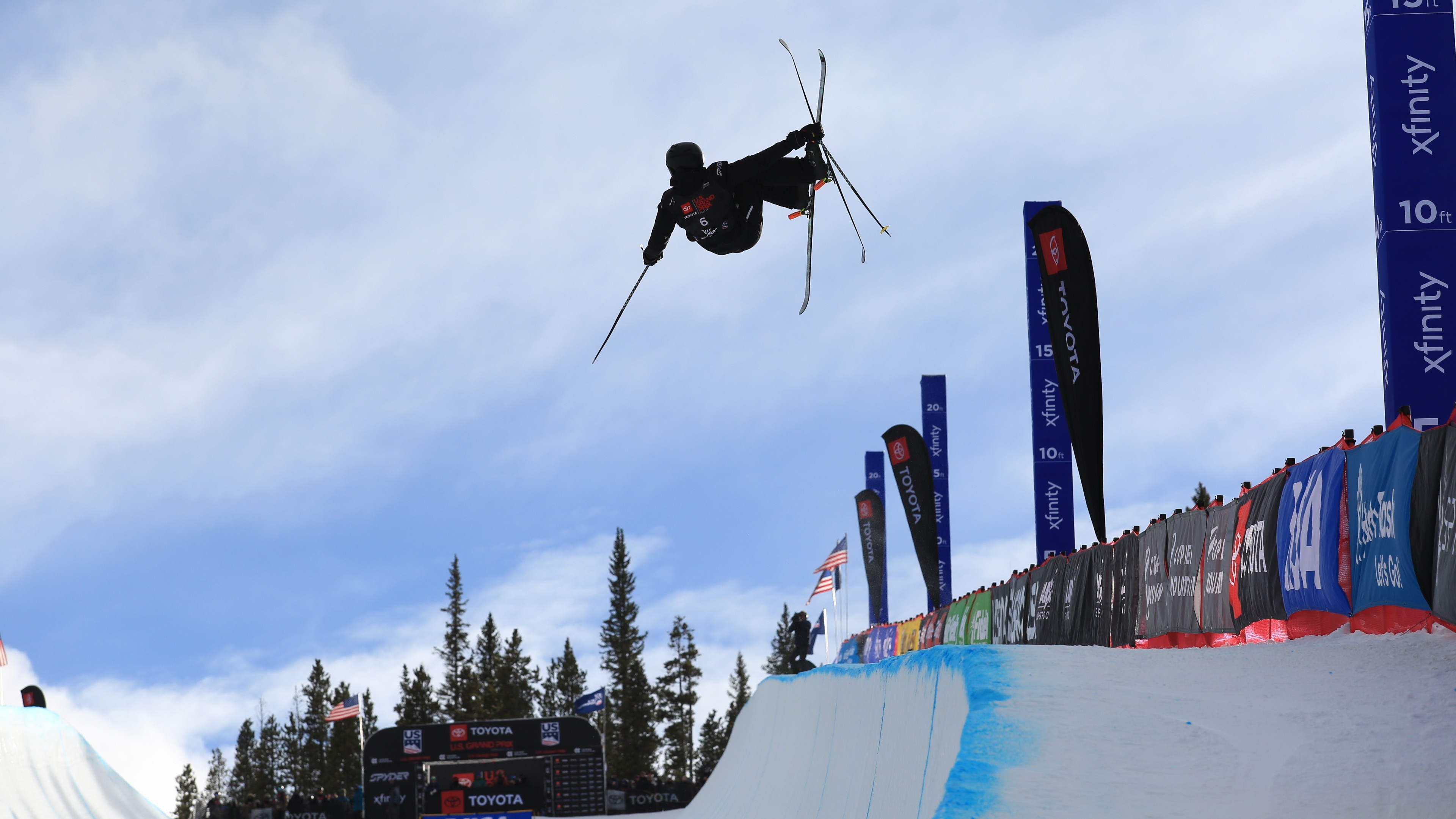 skiing half pipe 0030