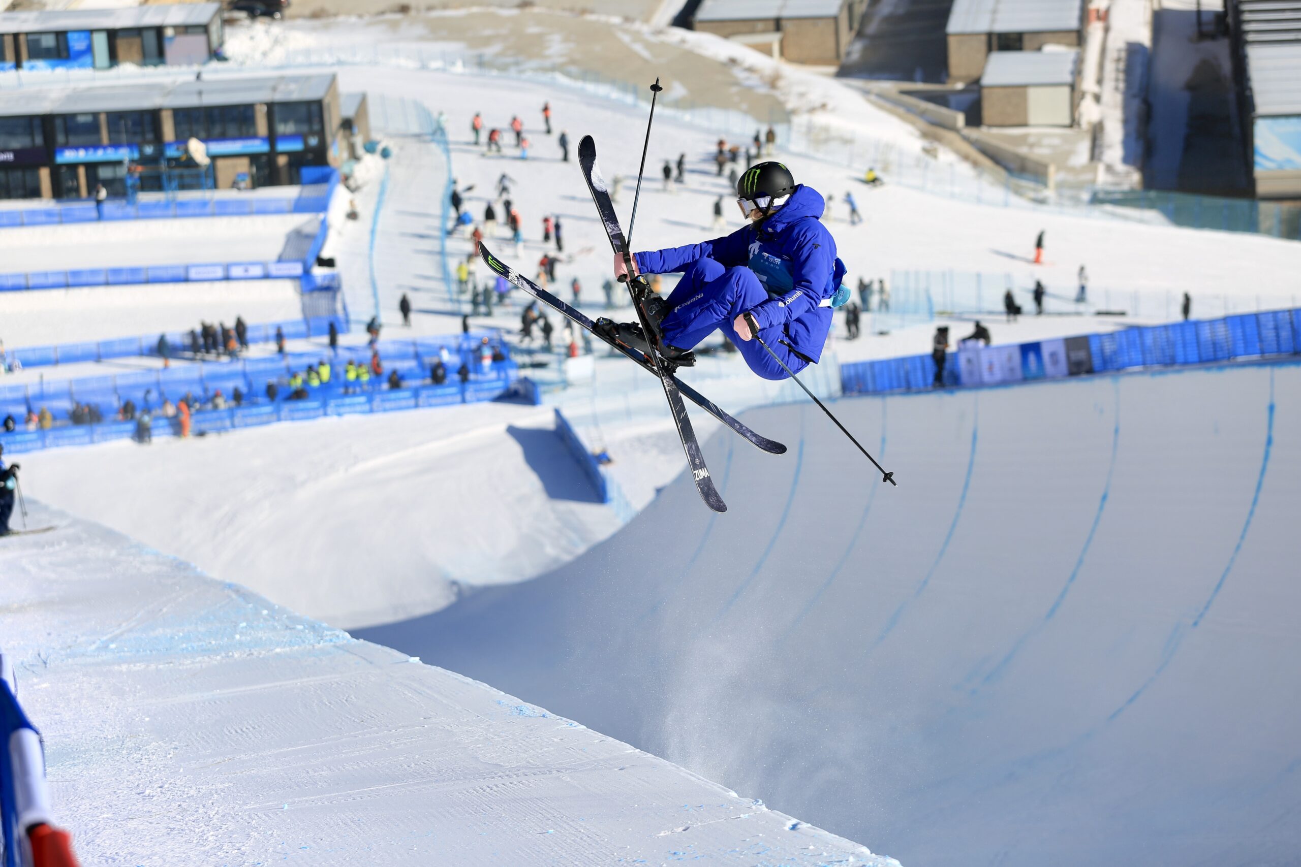 skiing half pipe 0040