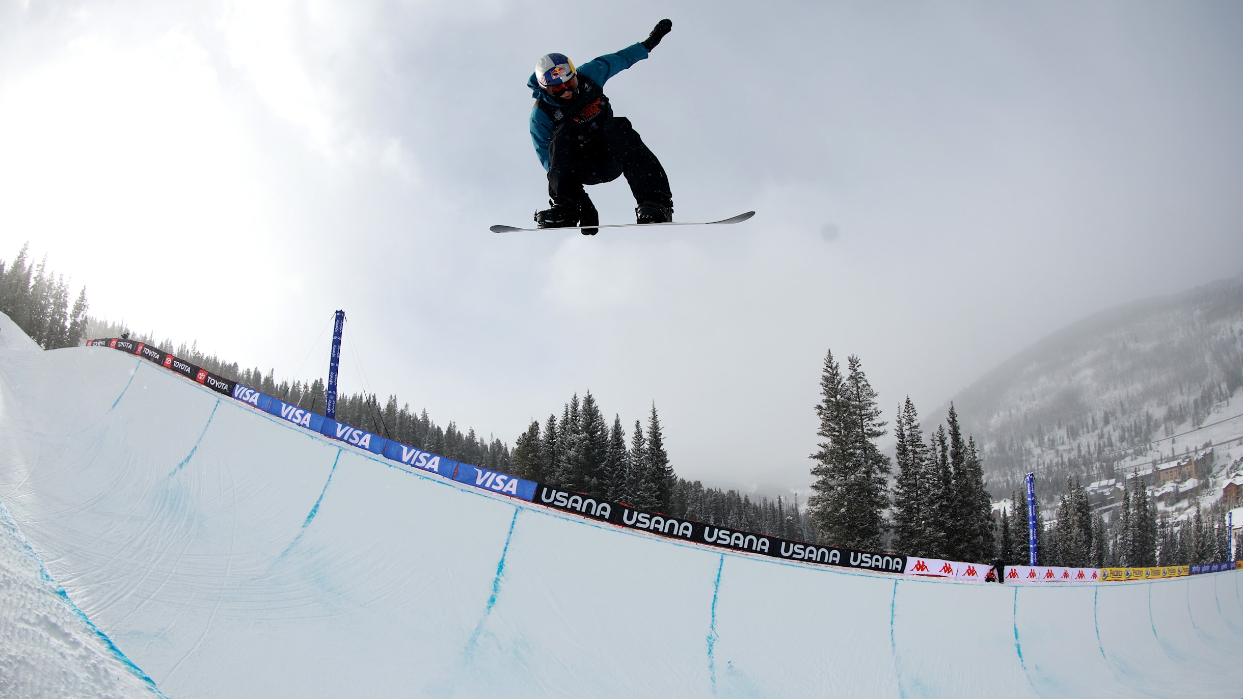 skiing half pipe 0043