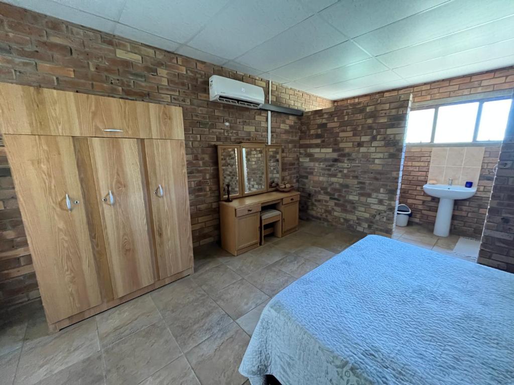 skyfall lodge 0040