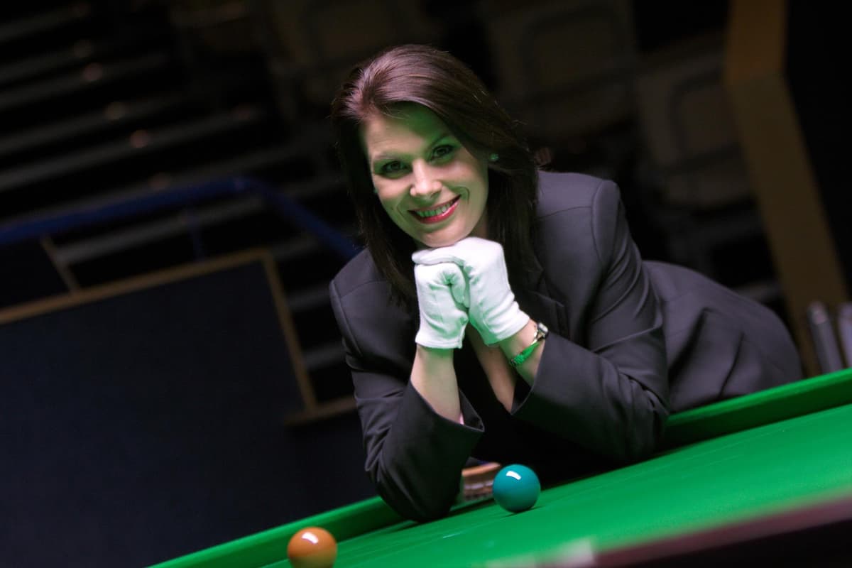 snooker referee female 0009