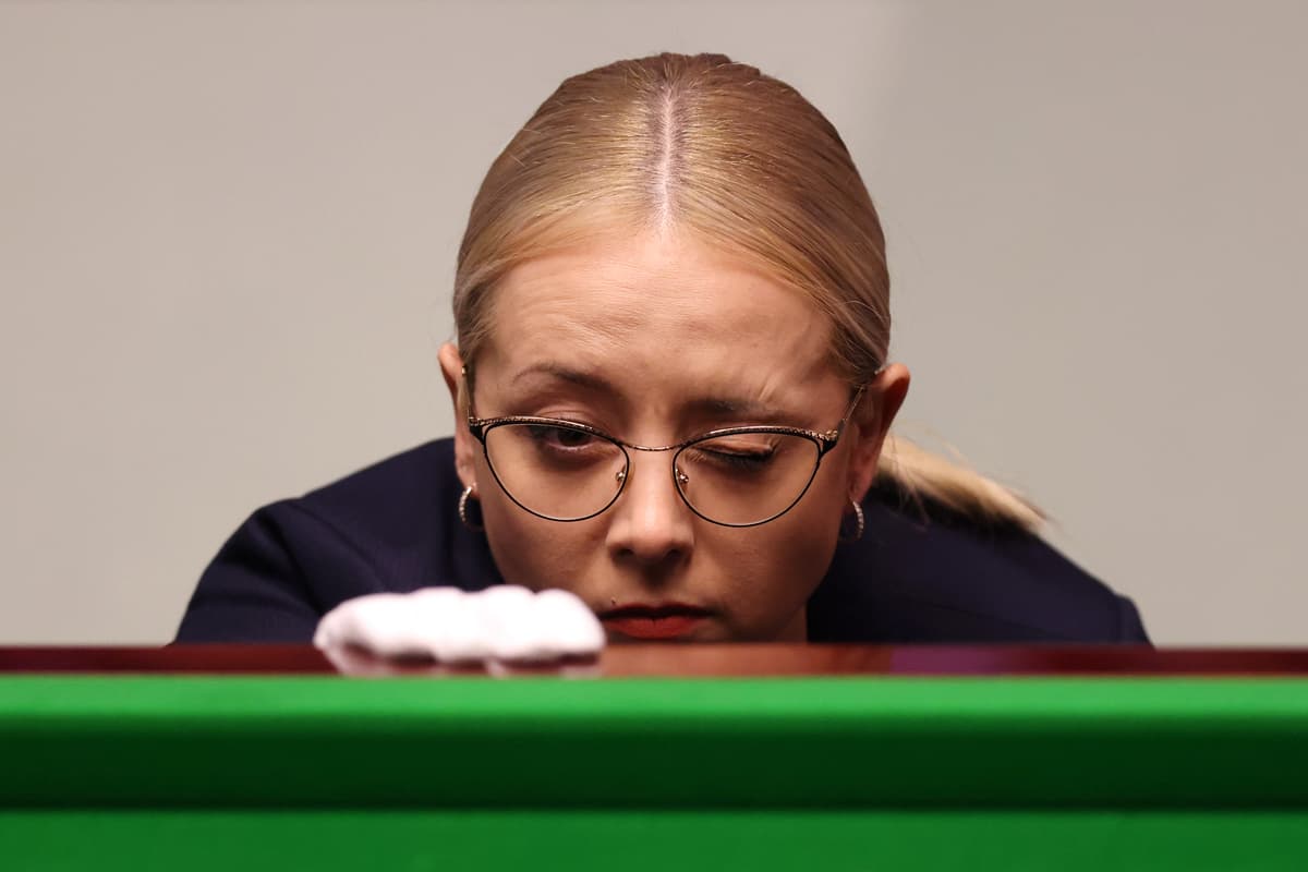 snooker referee female 0010