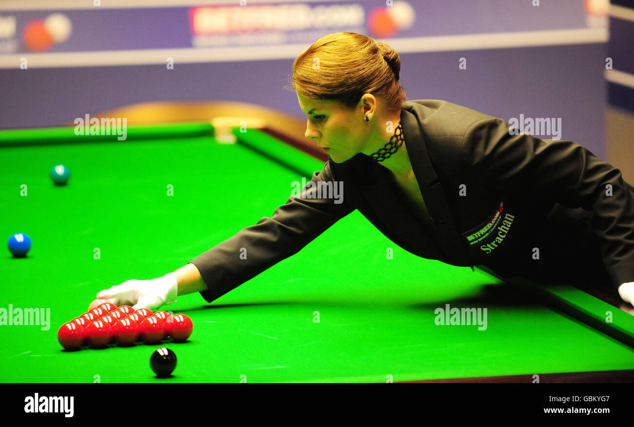 snooker referee female 0011