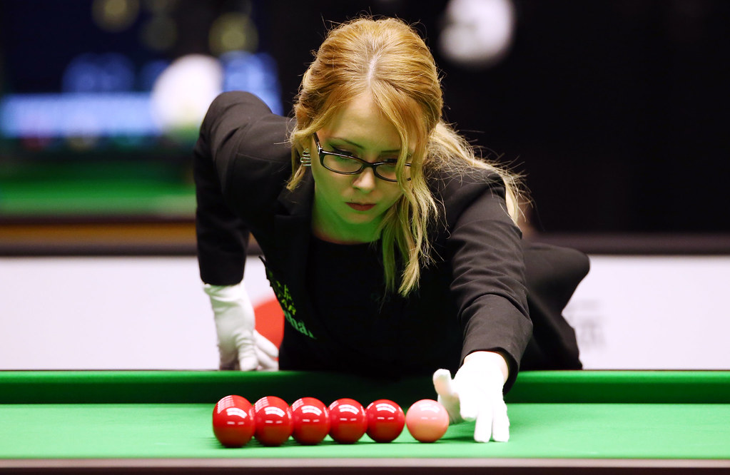 snooker referee female 0027