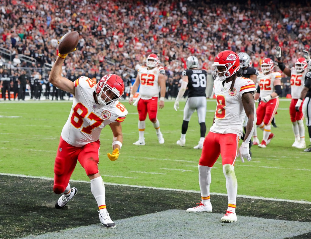 spiking the football after touchdown 0016