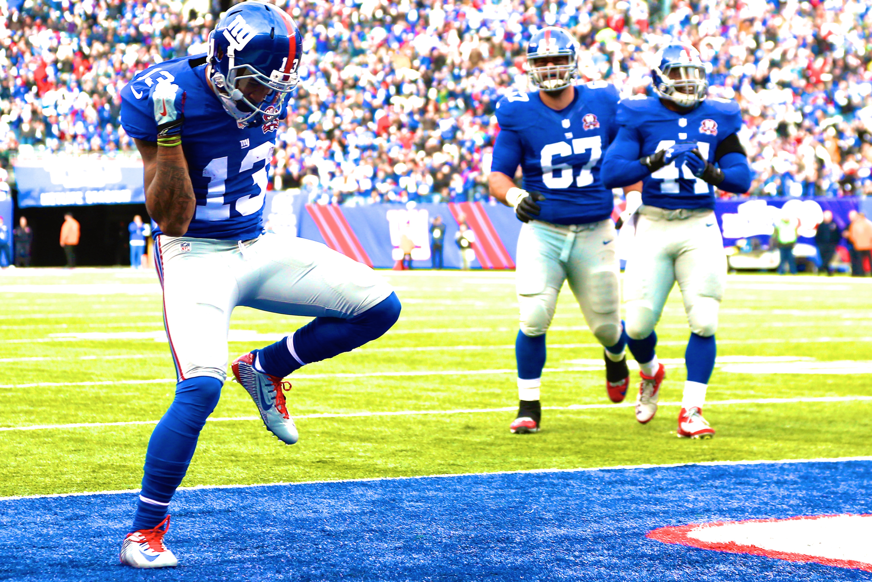 spiking the football after touchdown 0020
