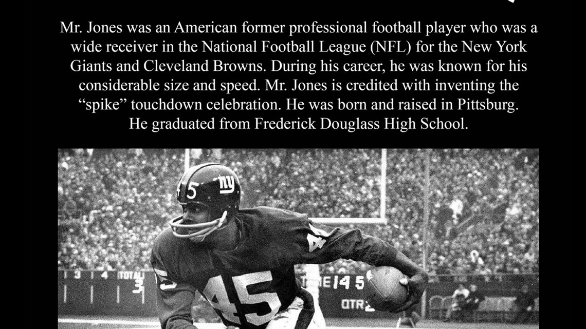 spiking the football after touchdown 0024