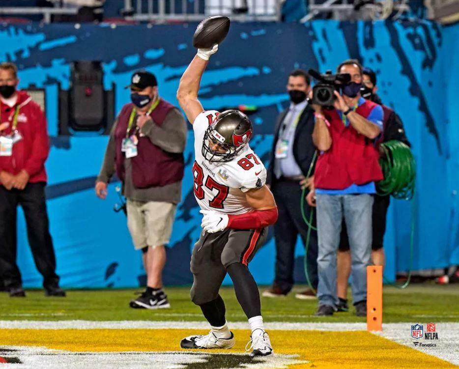 spiking the football after touchdown 0028