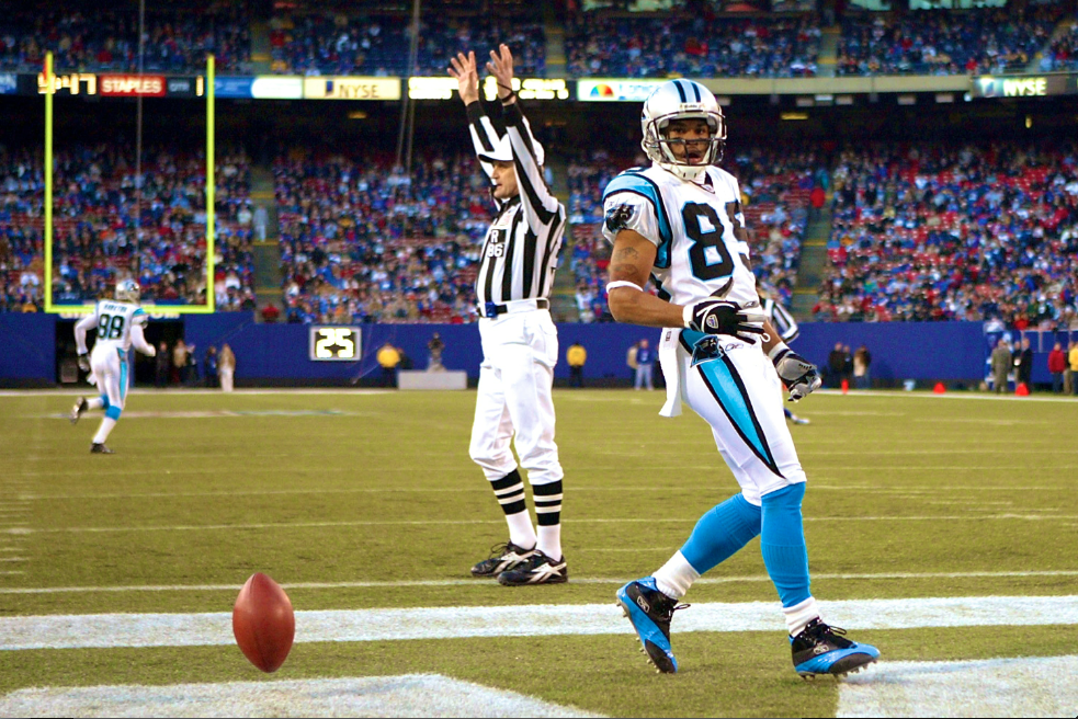 spiking the football after touchdown 0031